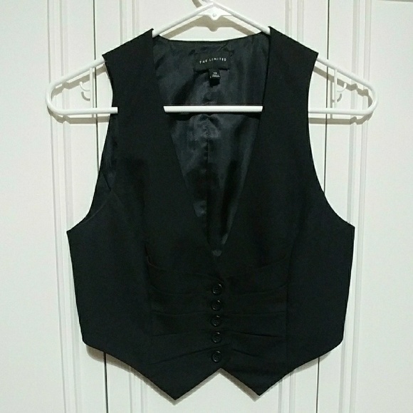 SOLD🎈Chic Button Down Black Vest - Picture 2 of 5